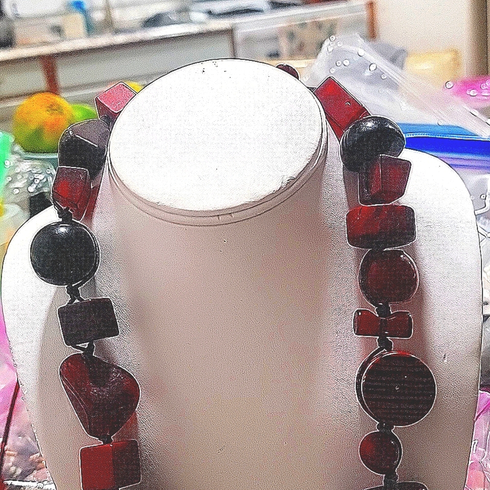 Necklece